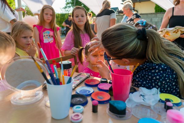 Cultural summer in Chalmová under the rails