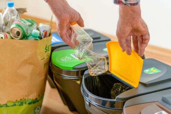 Zber nebezpečného odpadu a elektroodpadu