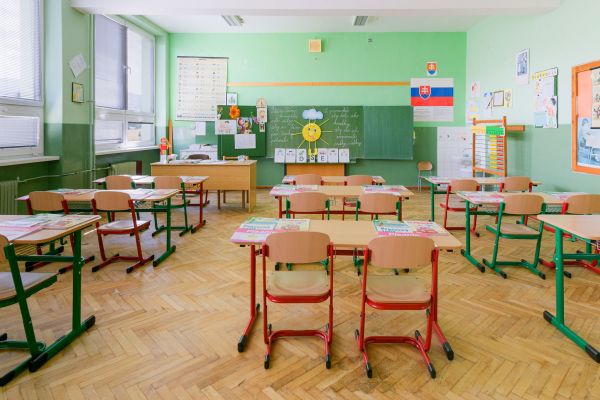 PRACOVNÉ PONUKY: Učiteľ/ka (2.stupňa ZŠ)